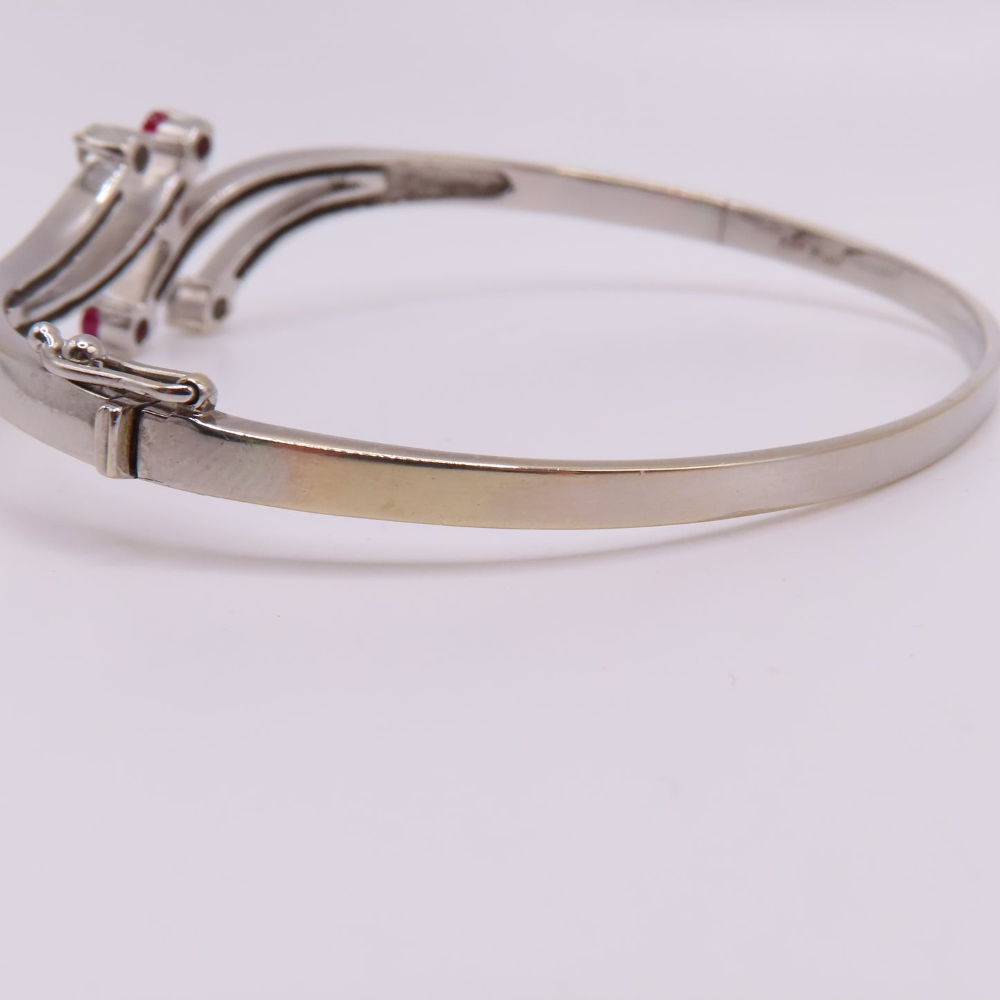 18K White Gold Ruby & Diamond Hinged Bangle Bracelet 6-3/4" 15.3g