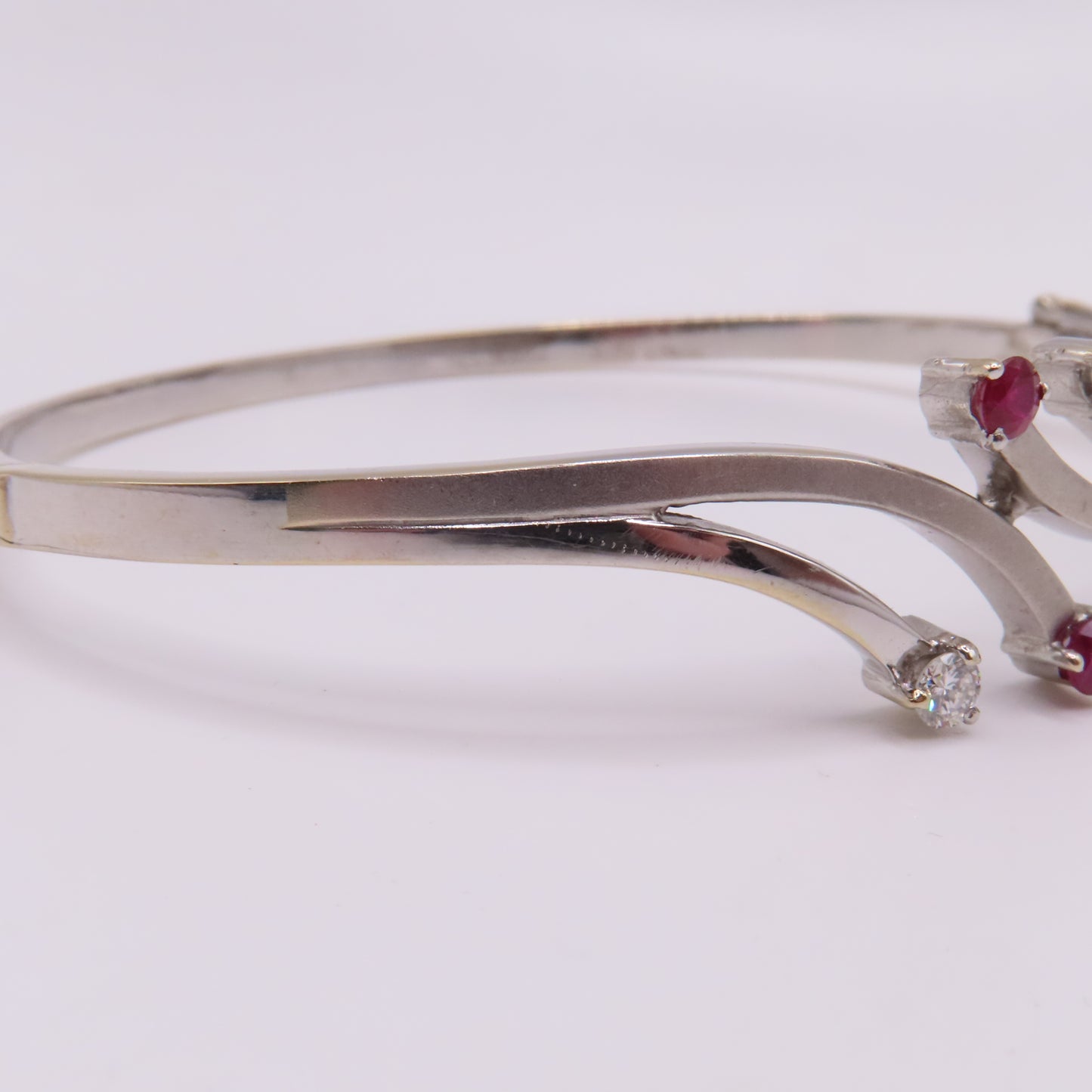 18K White Gold Ruby & Diamond Hinged Bangle Bracelet 6-3/4" 15.3g