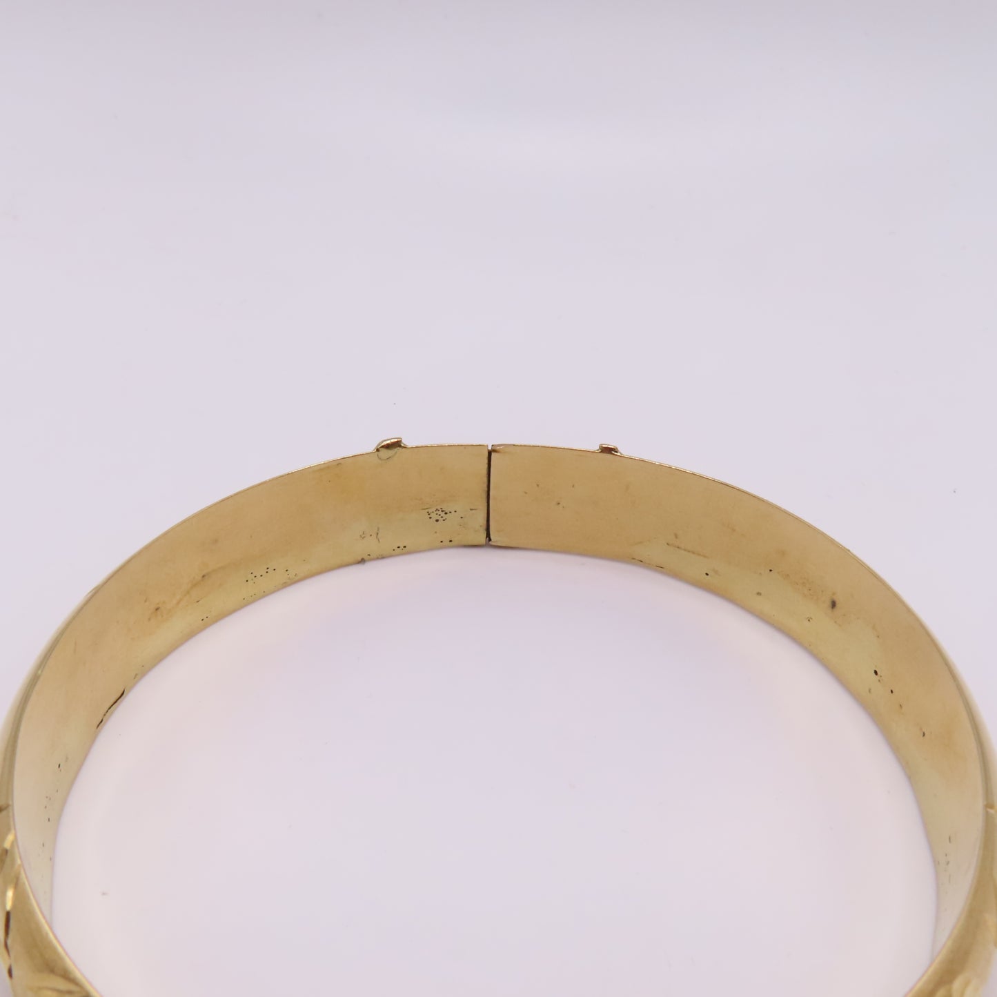 18K Yellow Gold Hinged Bangle Engraved Floral Leaf Design Bracelet 7-3/4" 20g