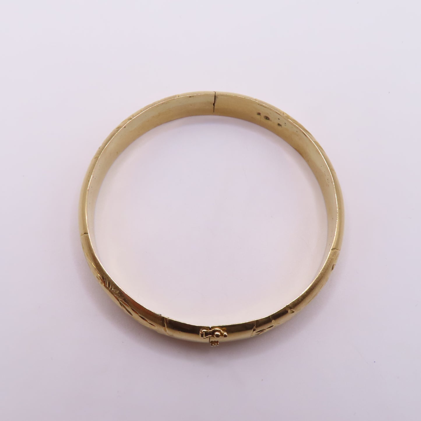 18K Yellow Gold Hinged Bangle Engraved Floral Leaf Design Bracelet 7-3/4" 20g