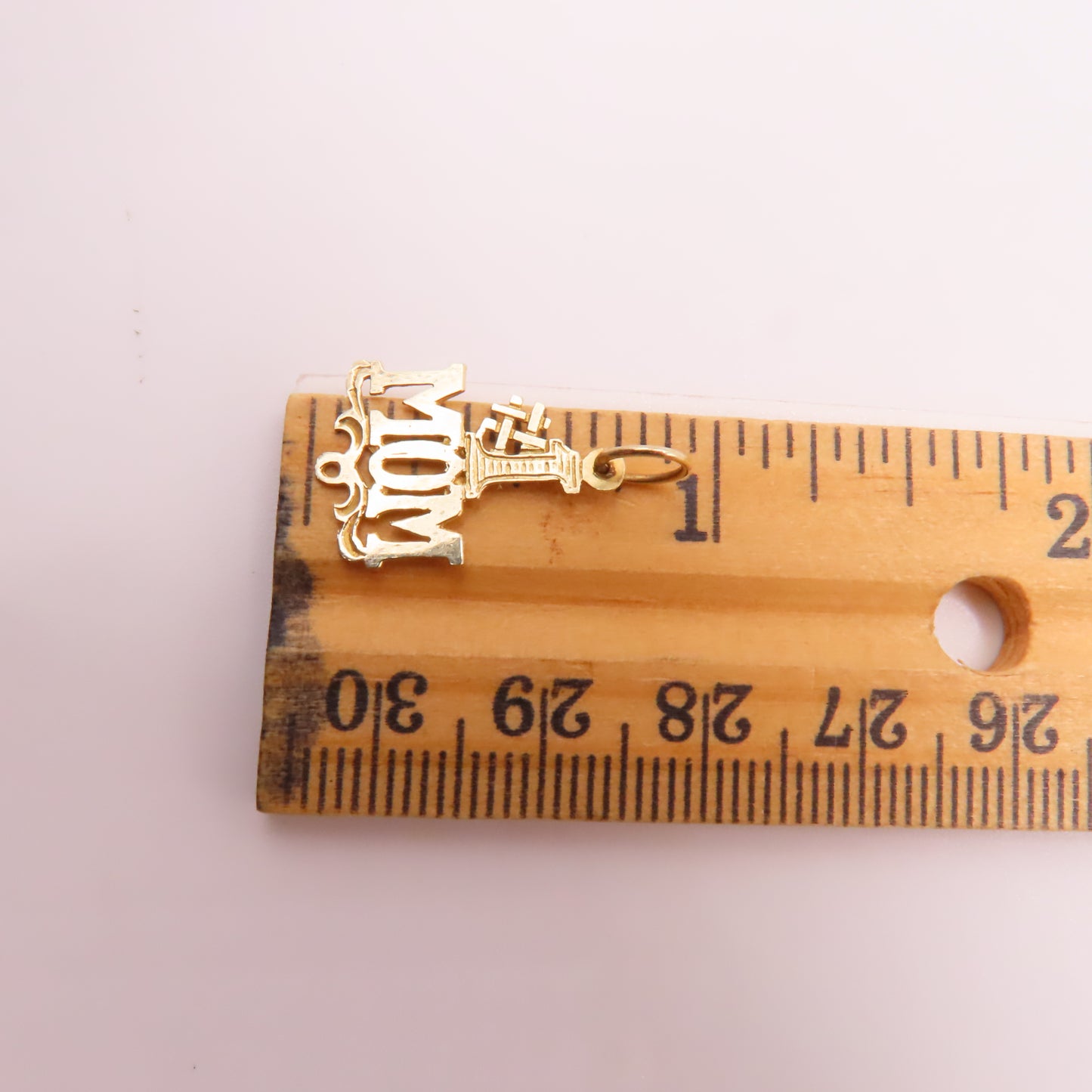 14K Yellow Gold #1 MOM Pendant Openwork Charm 1" .5g Mother Gift