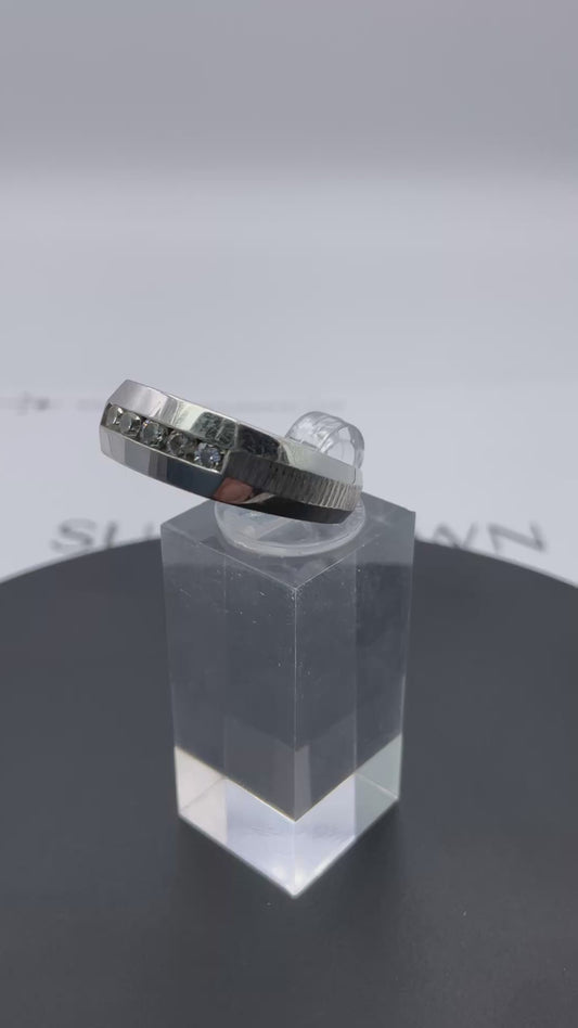 14K White Gold Men’s Ring with Flush-Mounted Diamonds – Polished & Brushed Finish – Size 10